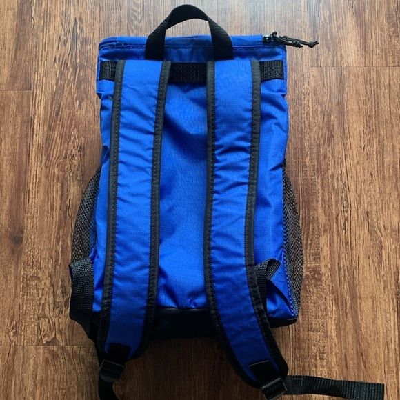 Igloo Soft Backpack Sport Cooler Insulated Bag 18-Can Capacity Blue & Black New - Picture 6 of 9